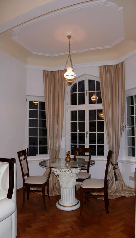 טאלה Villa Rosenburg מראה חיצוני תמונה